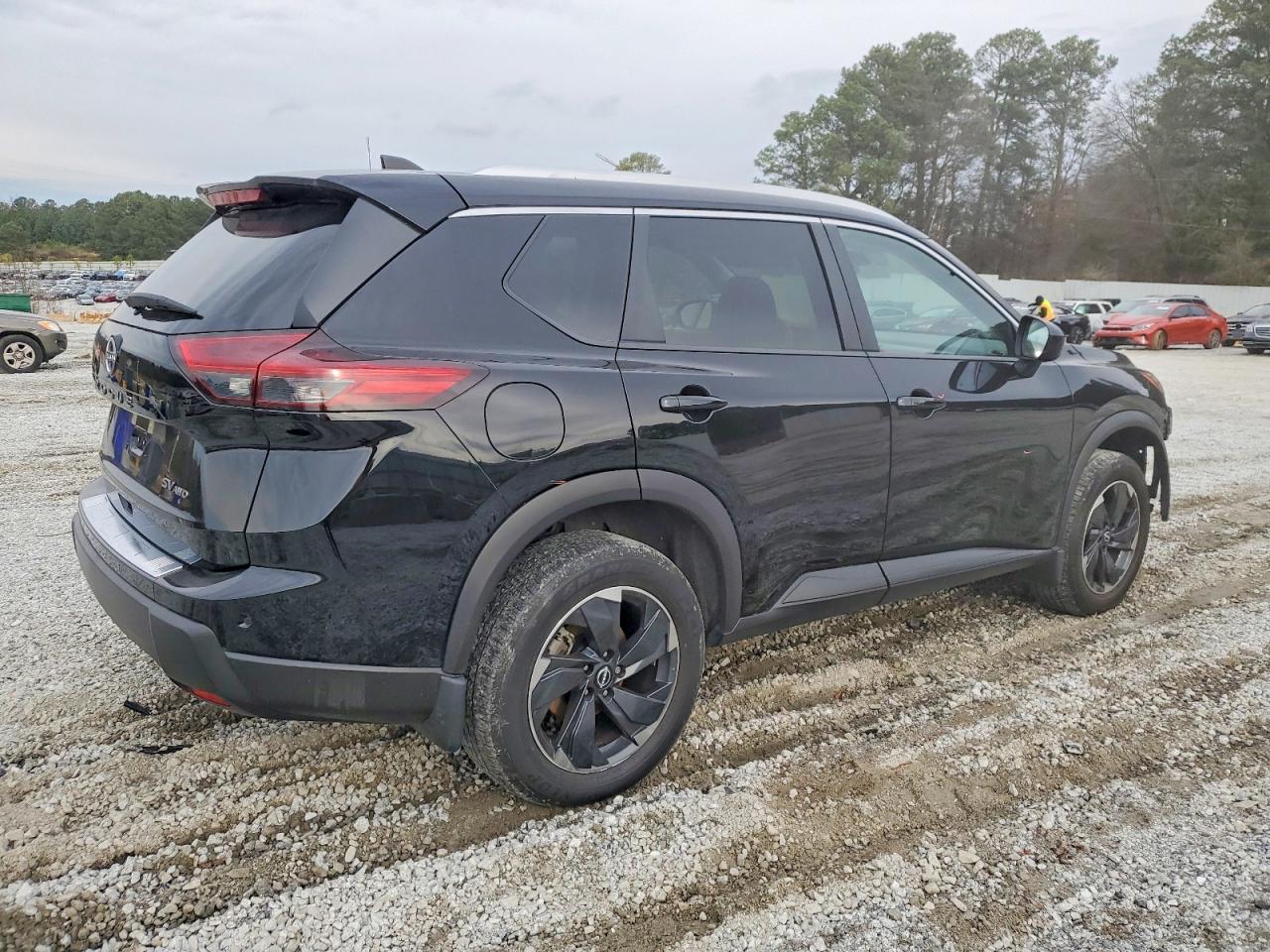 2024 NISSAN ROGUE SV photo 3