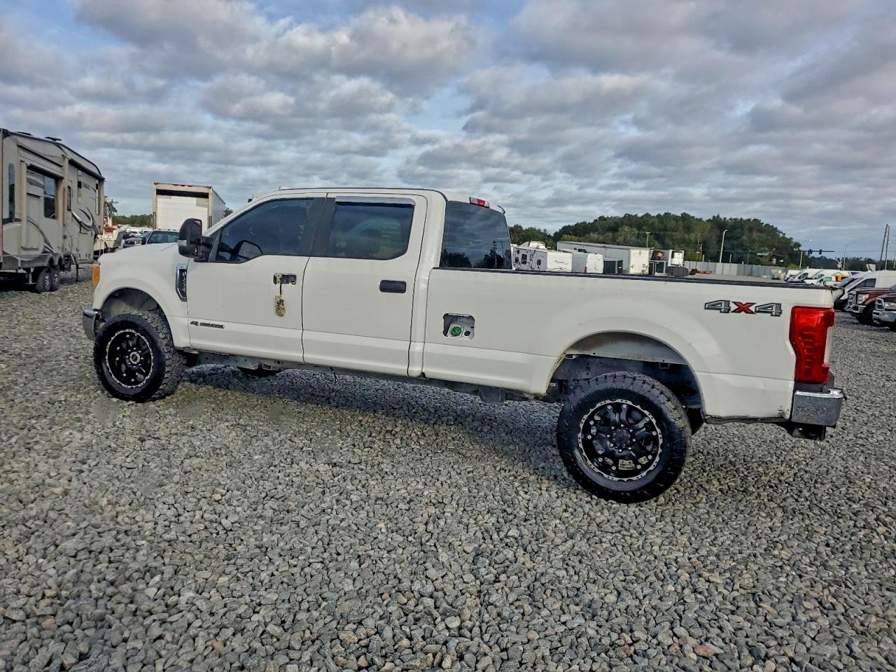 2017 FORD F250 SUPER DUTY photo 2