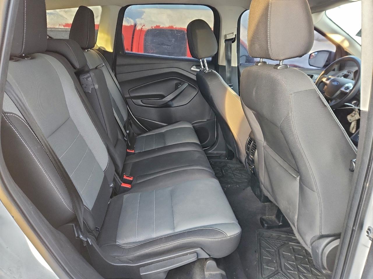 2016 FORD ESCAPE SE photo 10