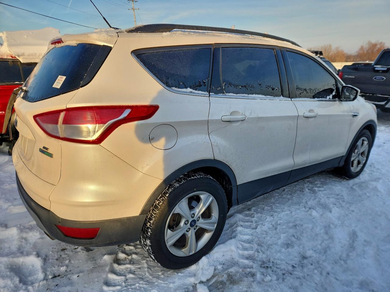 2016 FORD ESCAPE SE photo 3