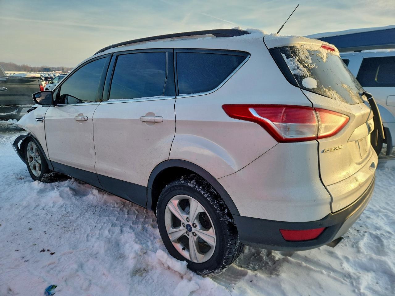2016 FORD ESCAPE SE photo 2
