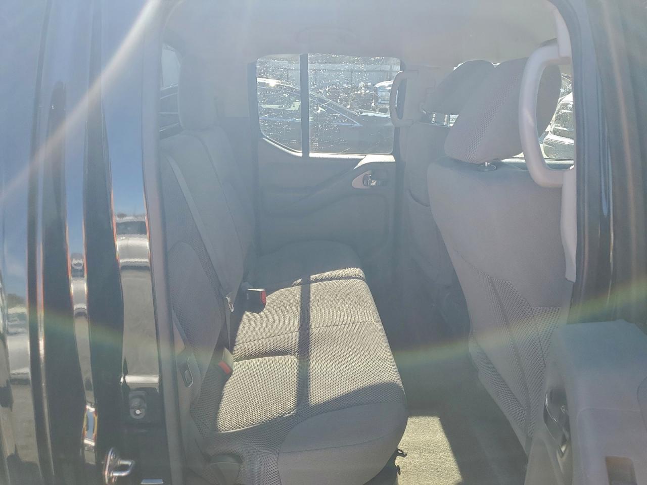 2017 NISSAN FRONTIER S photo 10