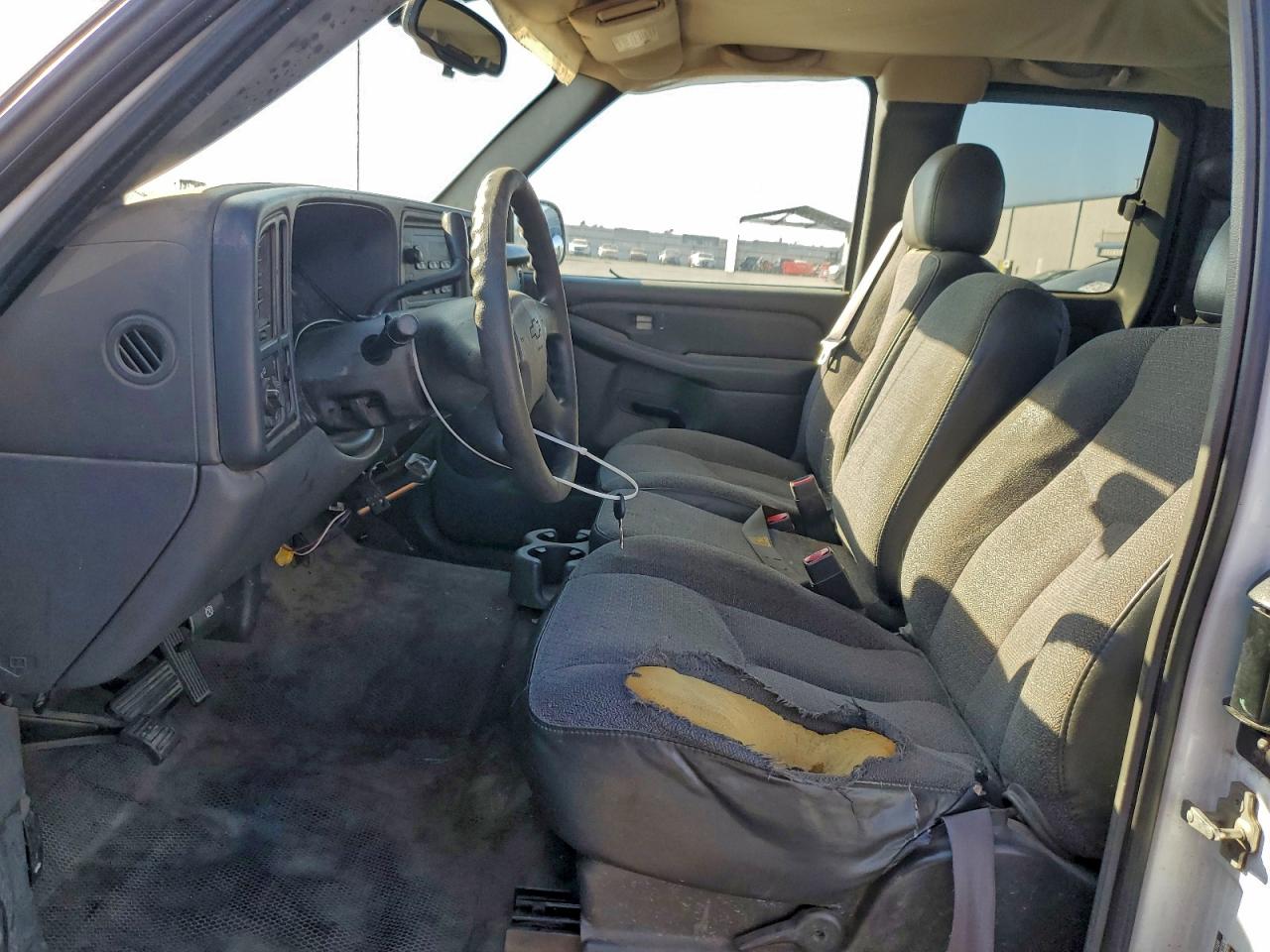 2005 CHEVROLET SILVERADO C1500 photo 7
