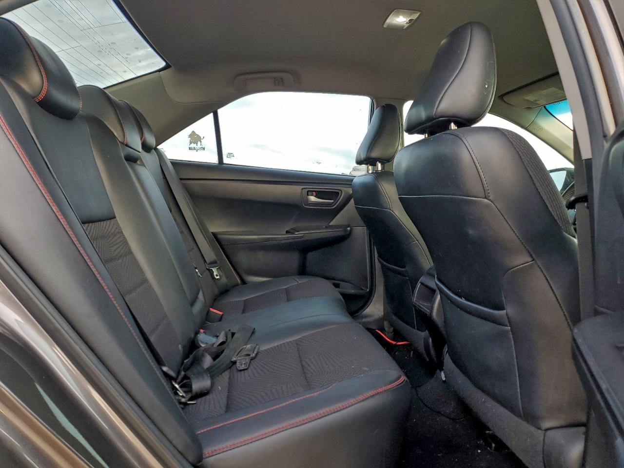 2017 TOYOTA CAMRY LE photo 10