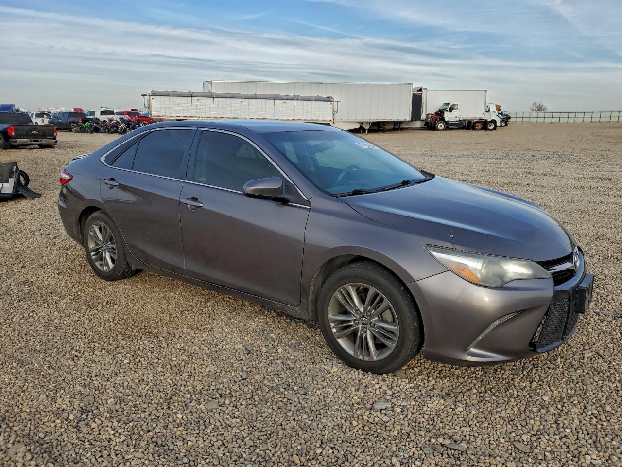 2017 TOYOTA CAMRY LE photo 4