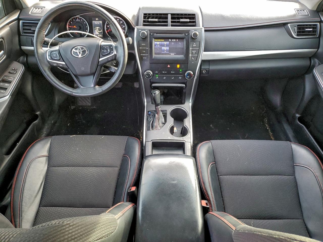 2017 TOYOTA CAMRY LE photo 8