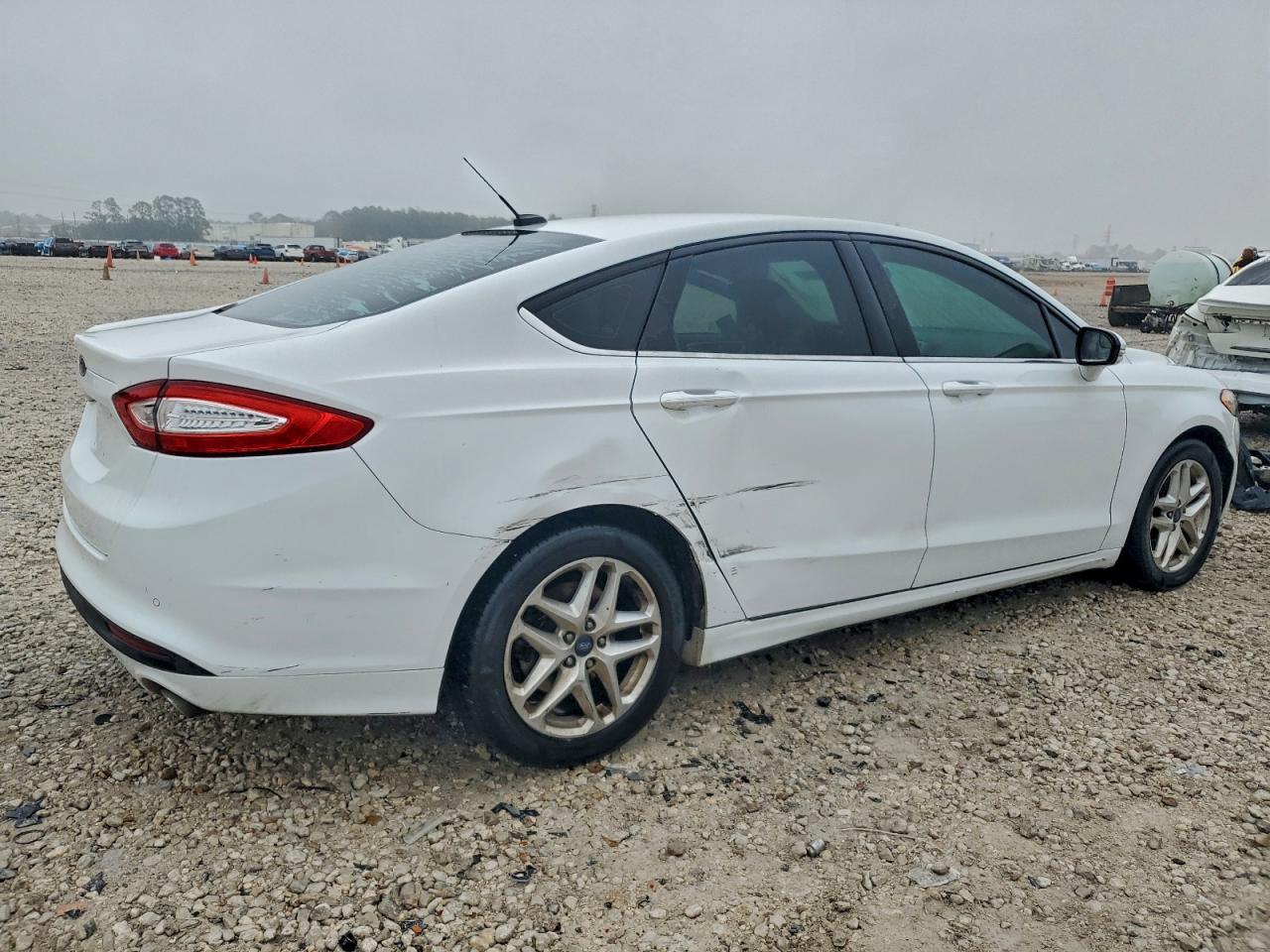 2016 FORD FUSION SE photo 3