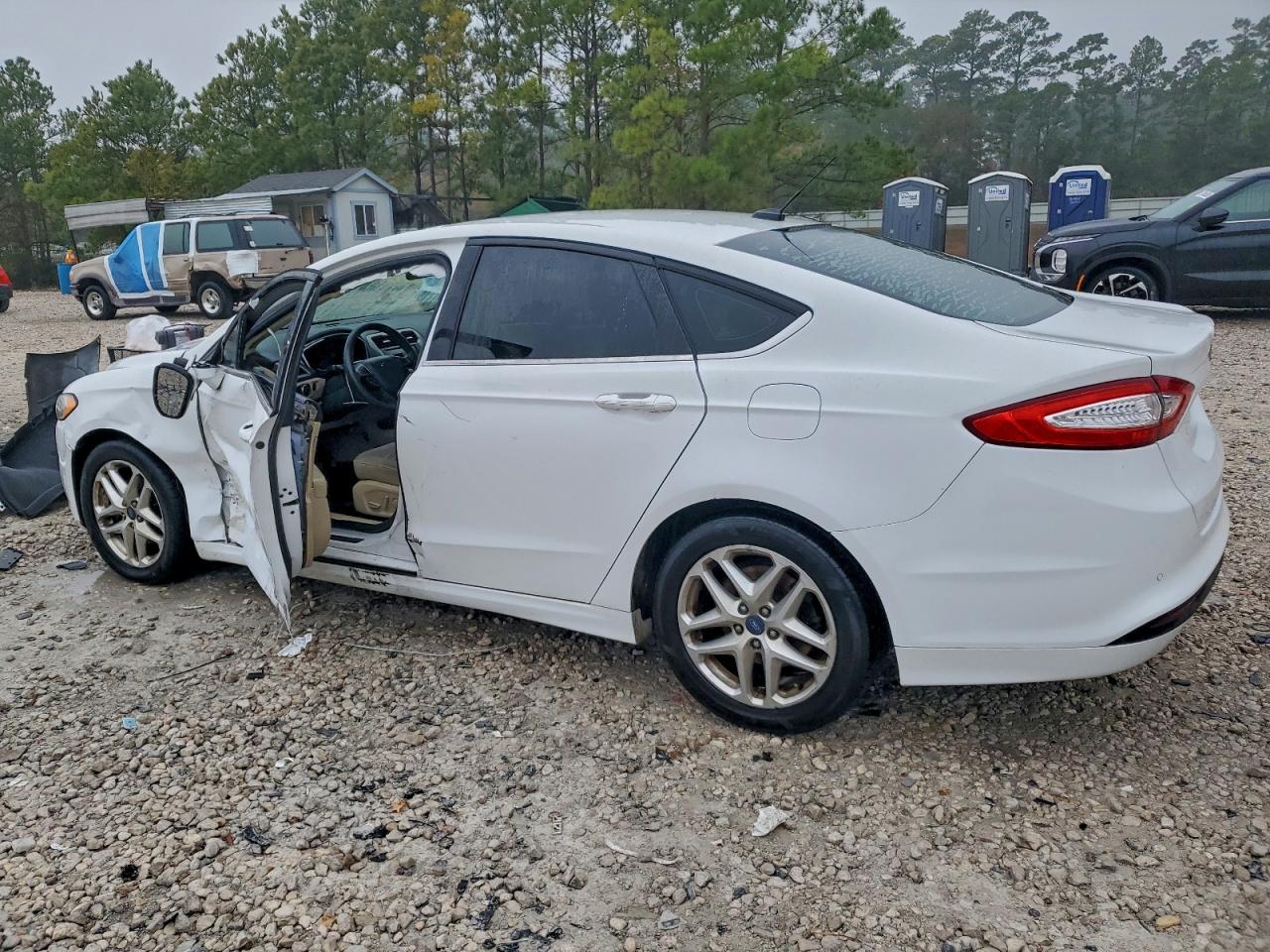2016 FORD FUSION SE photo 2