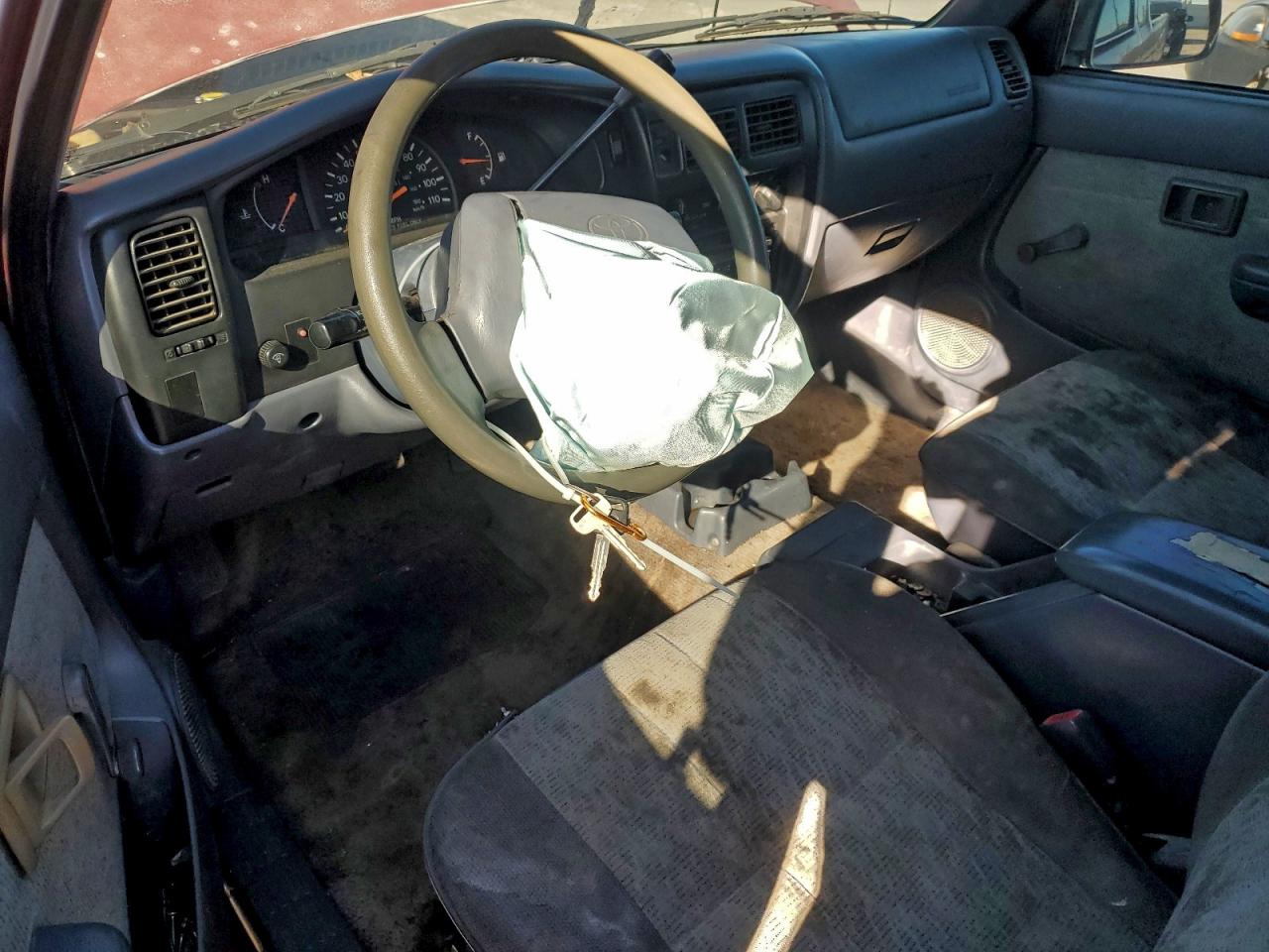 1998 TOYOTA TACOMA XTRACAB photo 8