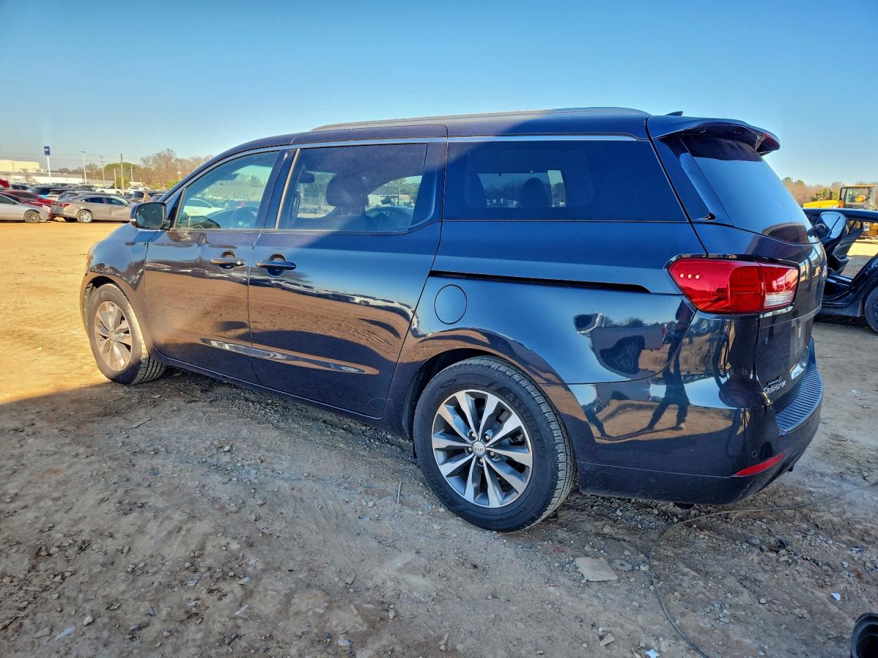 2016 KIA SEDONA EX photo 2