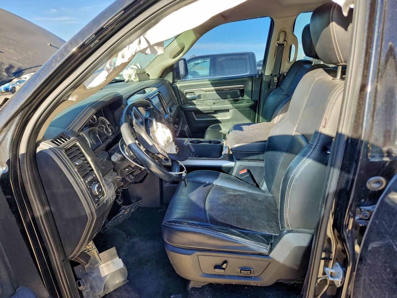 2016 RAM 1500 SPORT photo 7