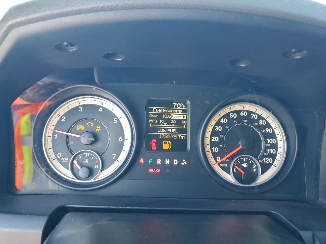 2013 RAM 1500 ST photo 9