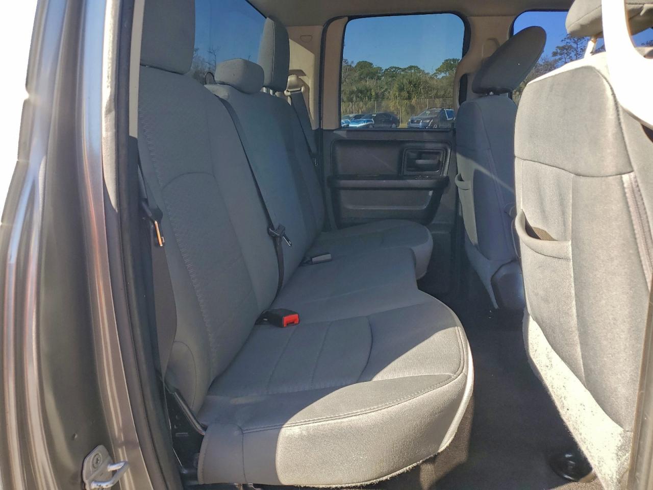 2013 RAM 1500 ST photo 10