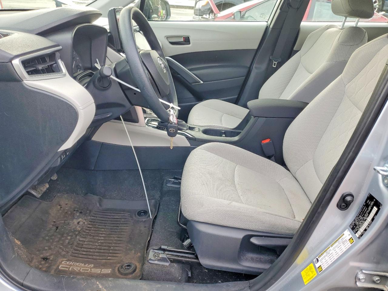 2023 TOYOTA COROLLA CROSS L photo 7