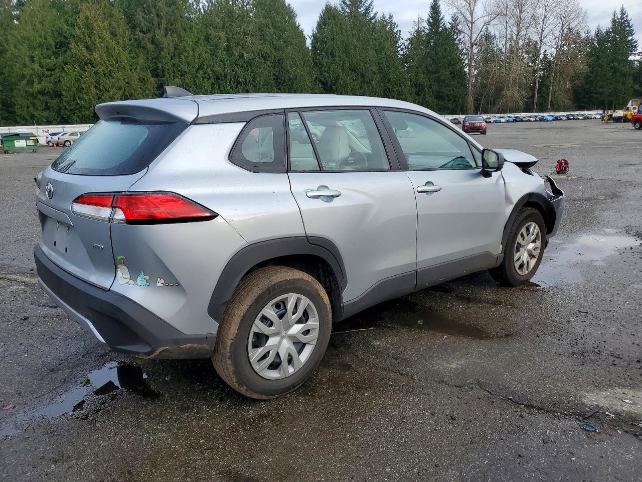 2023 TOYOTA COROLLA CROSS L photo 3