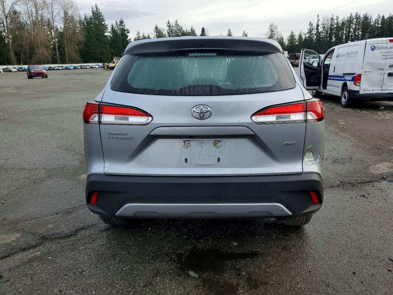 2023 TOYOTA COROLLA CROSS L photo 6