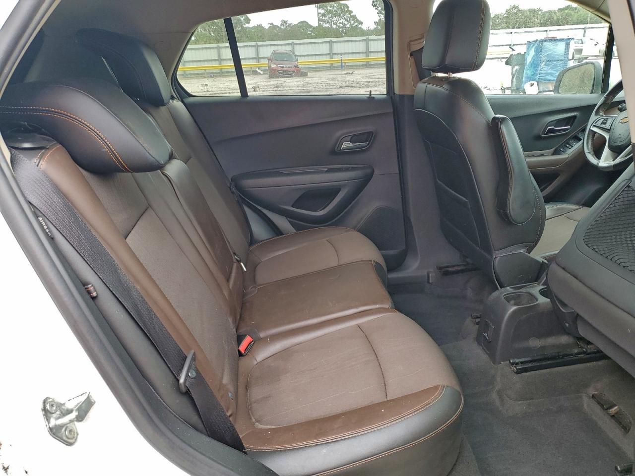 2015 CHEVROLET TRAX 1LT photo 11