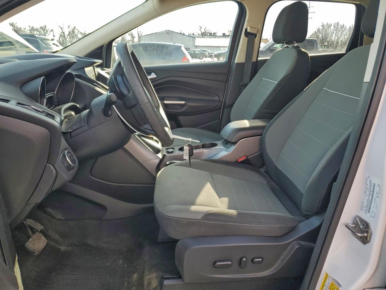 2015 FORD ESCAPE SE photo 7