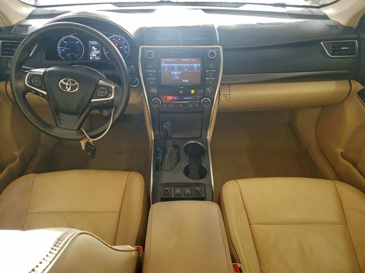 2017 TOYOTA CAMRY HYBRID photo 8