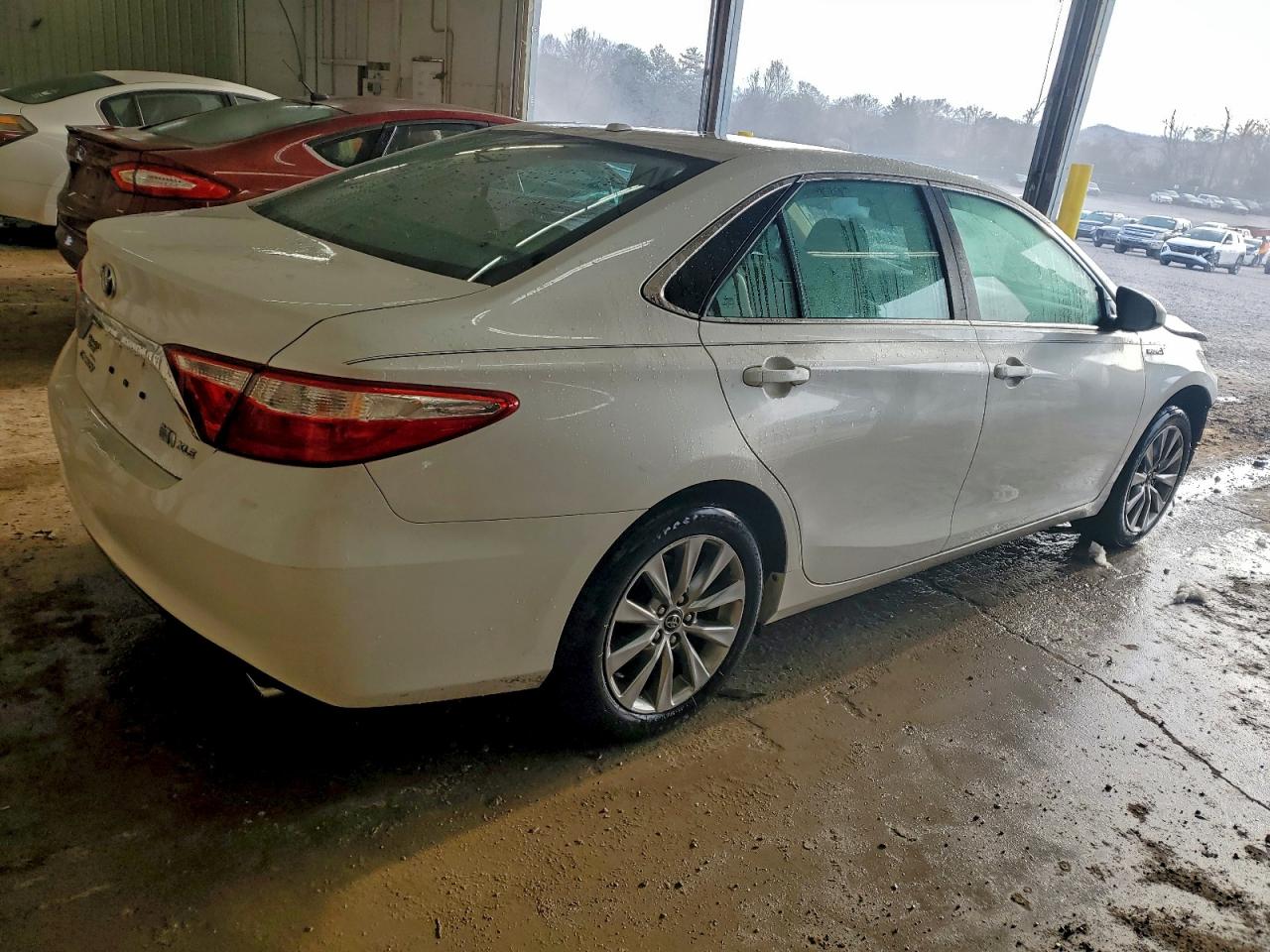 2017 TOYOTA CAMRY HYBRID photo 3