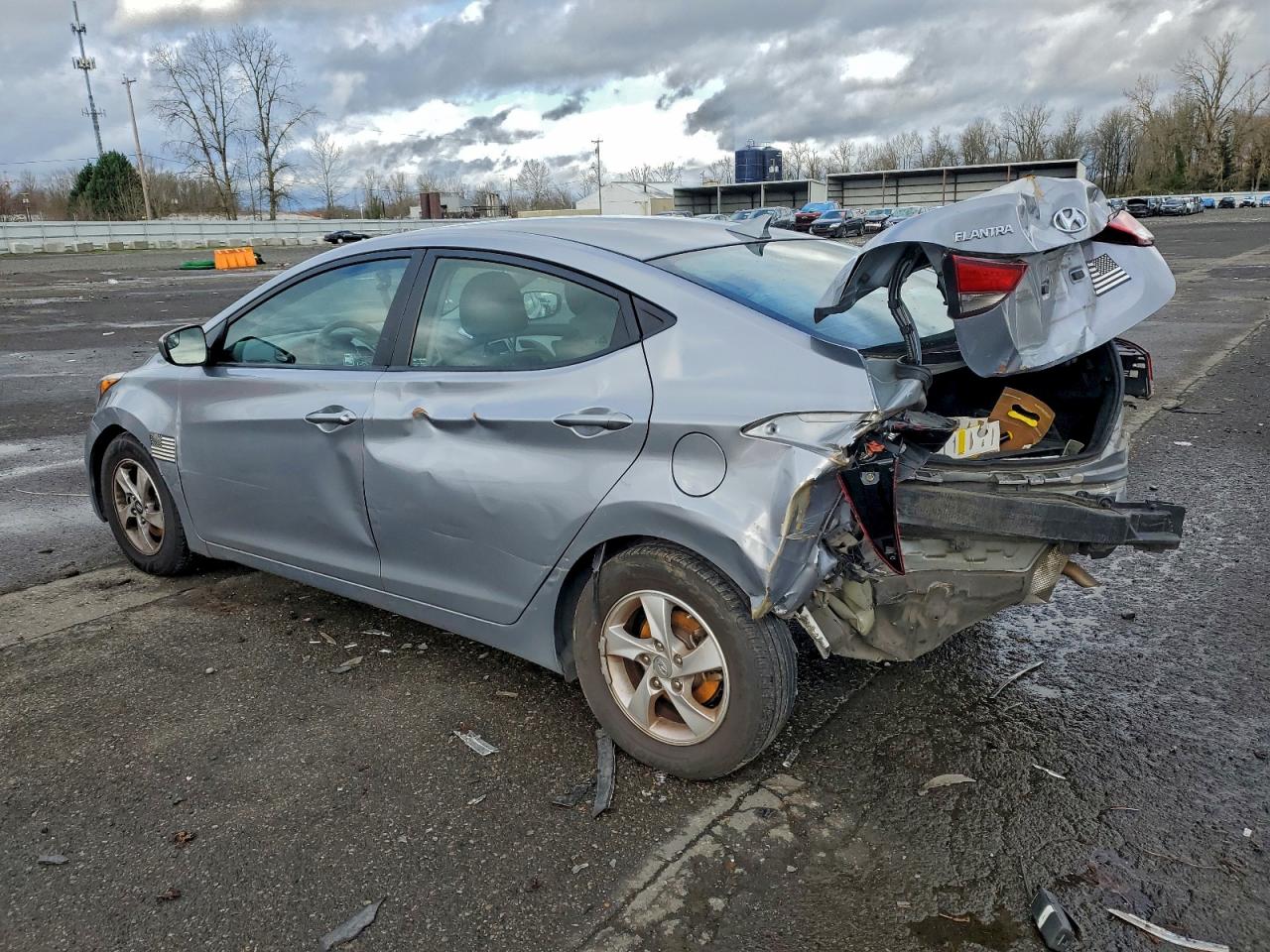 2015 HYUNDAI ELANTRA SE photo 2