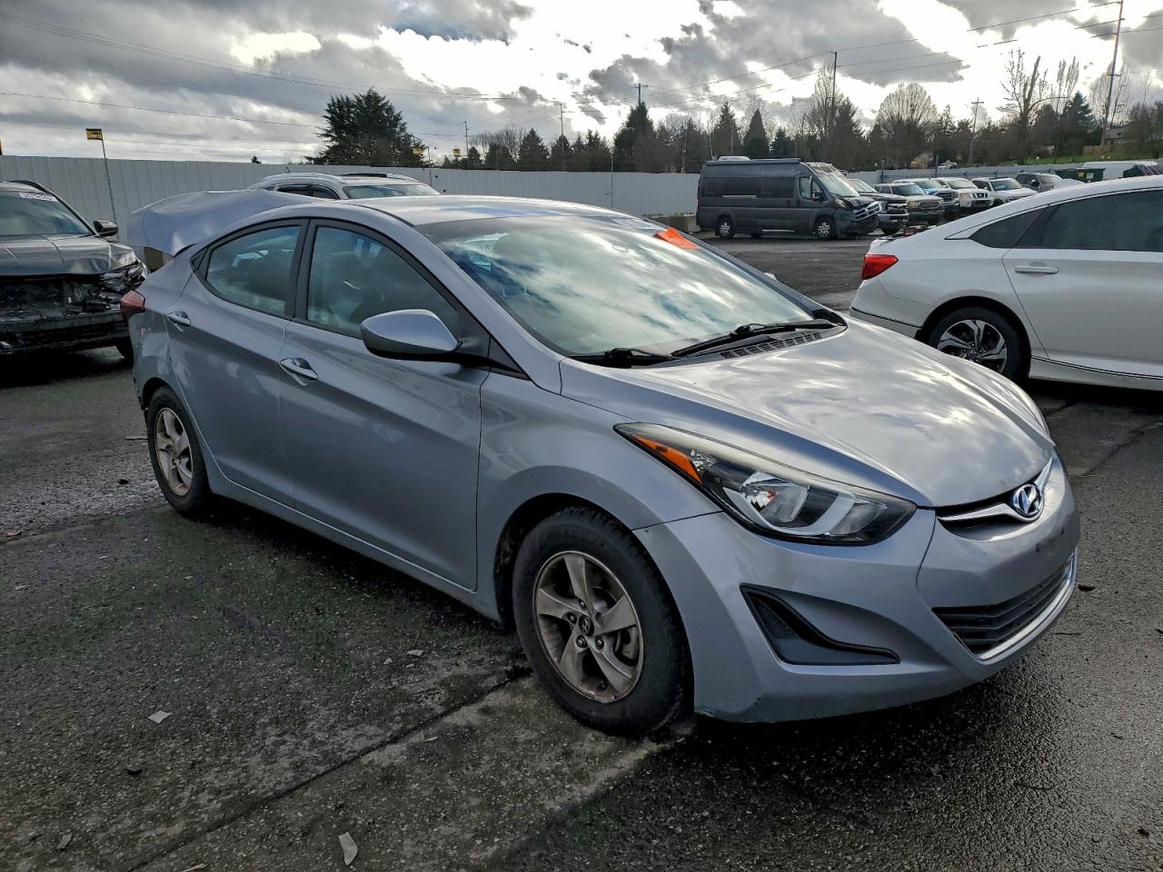 2015 HYUNDAI ELANTRA SE photo 4