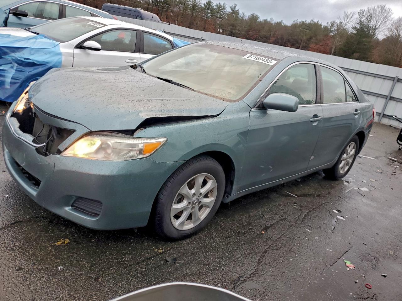 2011 TOYOTA CAMRY
