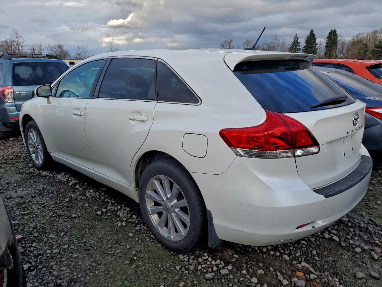 2010 TOYOTA VENZA photo 2