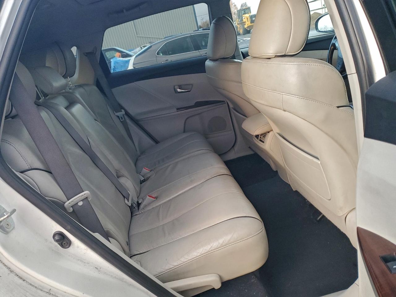 2010 TOYOTA VENZA photo 11
