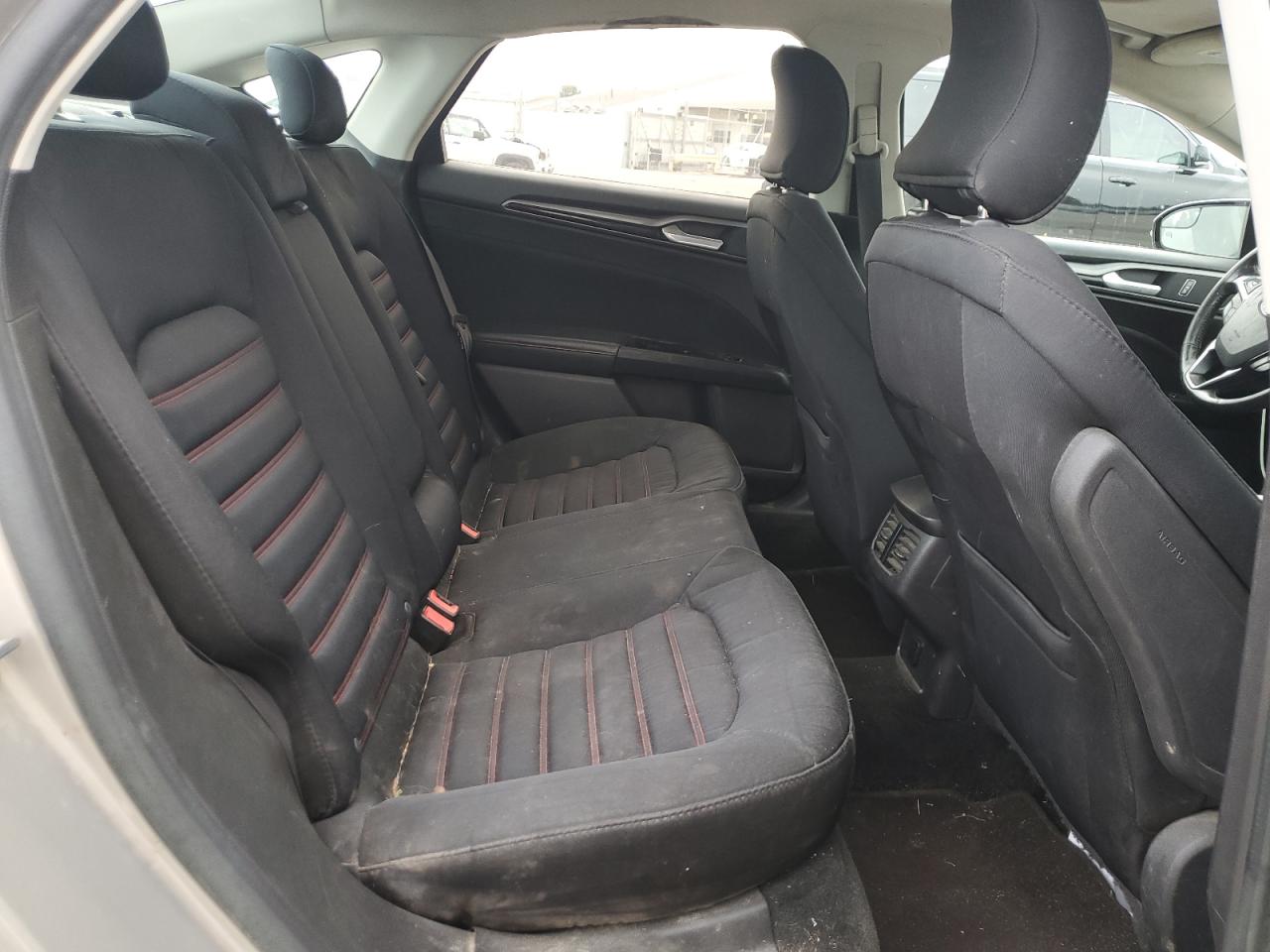 2016 FORD FUSION SE photo 10