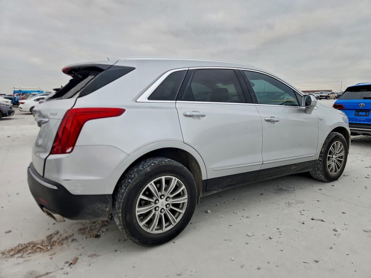 2018 CADILLAC XT5 LUXURY photo 3