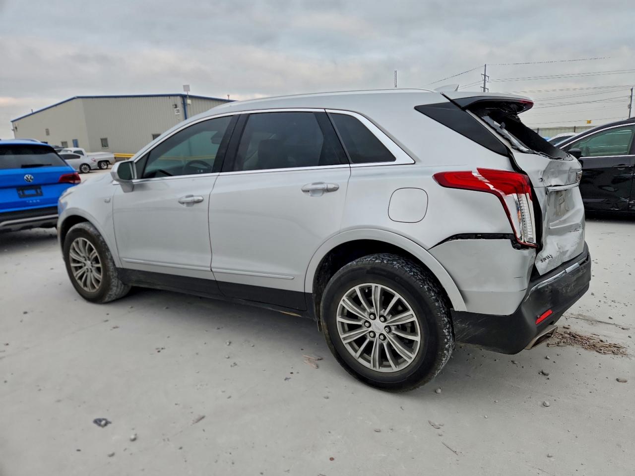 2018 CADILLAC XT5 LUXURY photo 2