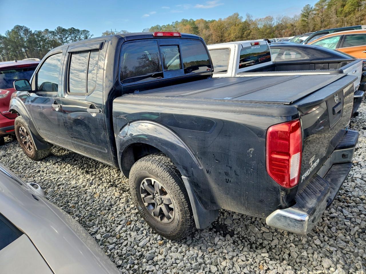 2017 NISSAN FRONTIER S photo 2
