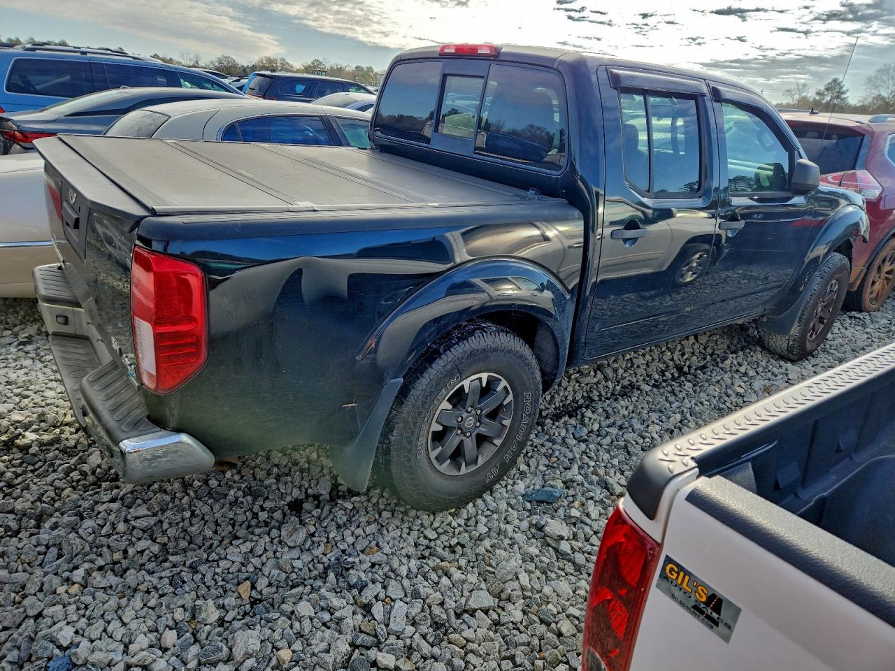 2017 NISSAN FRONTIER S photo 3
