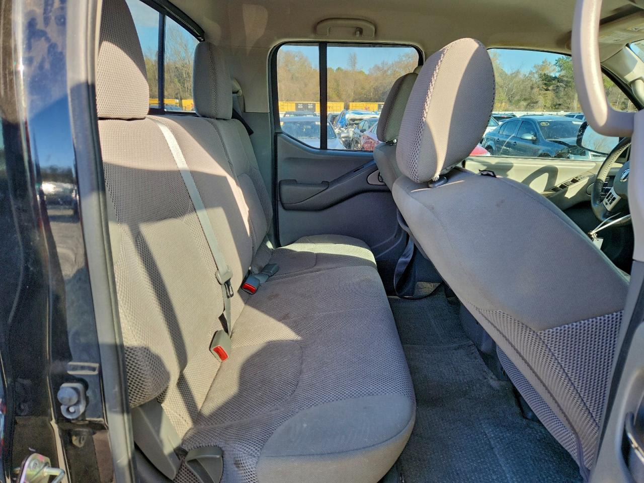 2017 NISSAN FRONTIER S photo 10
