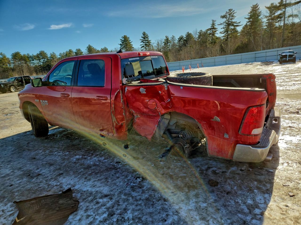 2019 RAM 1500 CLASSIC SLT photo 2