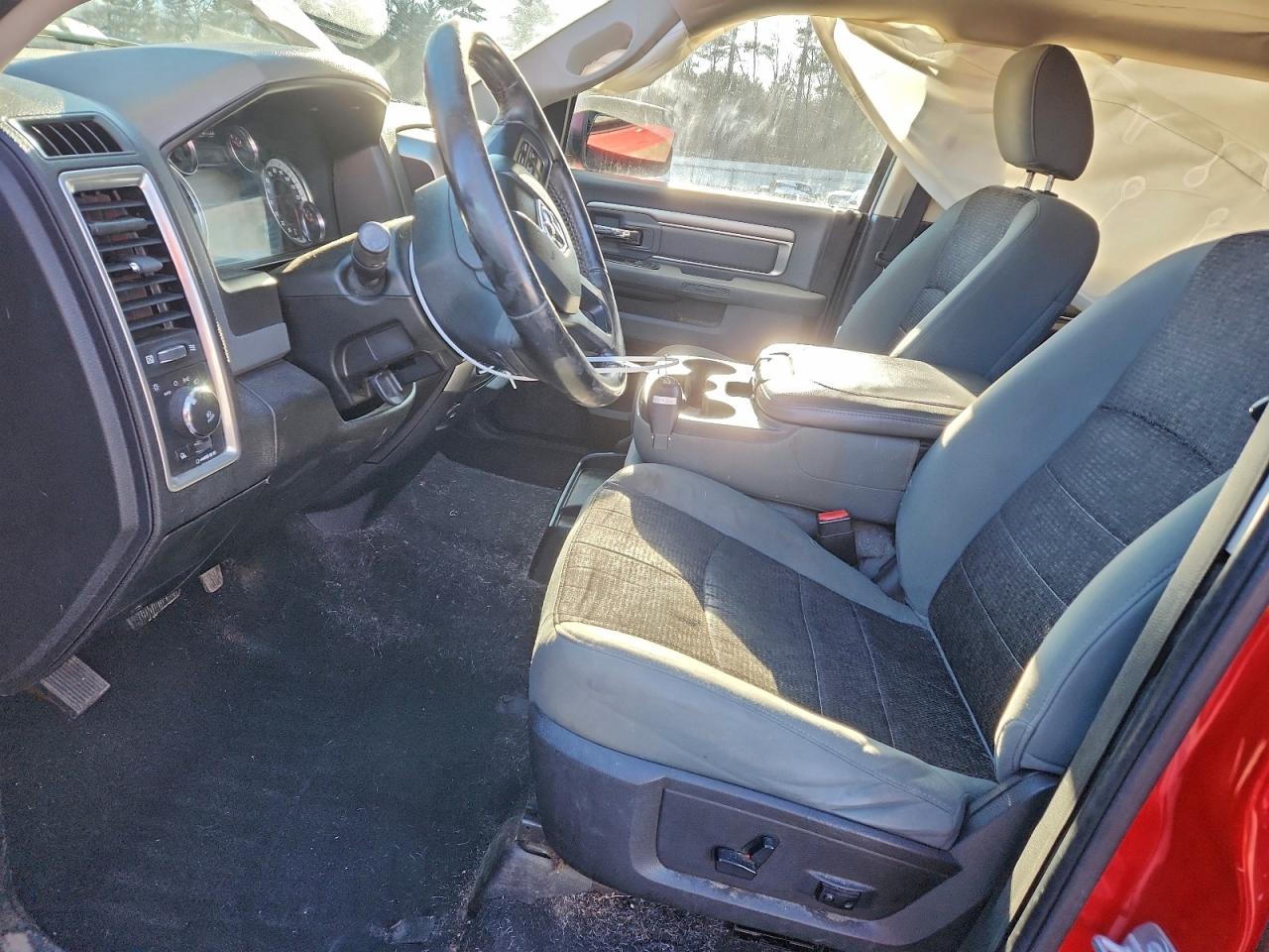 2019 RAM 1500 CLASSIC SLT photo 7