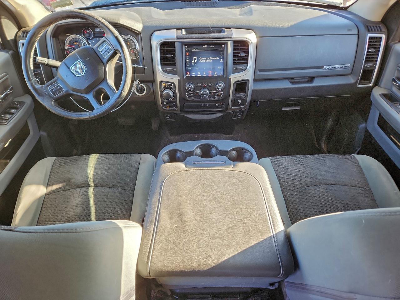 2019 RAM 1500 CLASSIC SLT photo 8