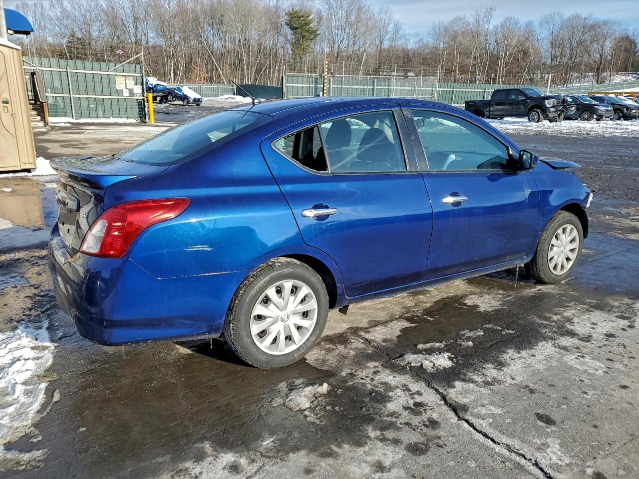 2018 NISSAN VERSA S photo 5