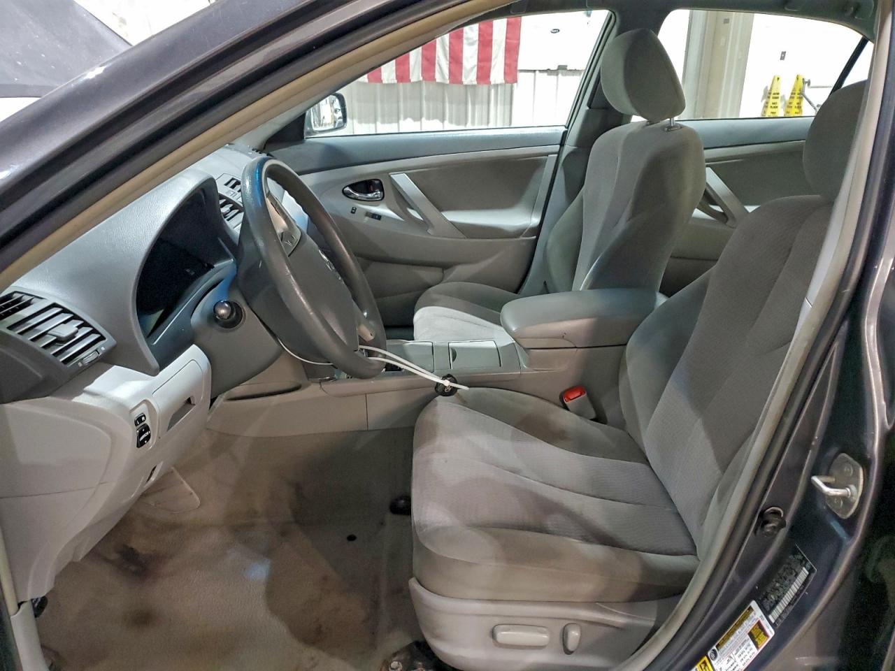 2010 TOYOTA CAMRY BASE photo 7