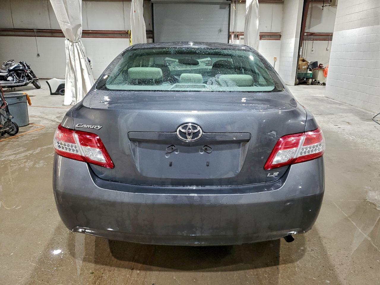 2010 TOYOTA CAMRY BASE photo 6