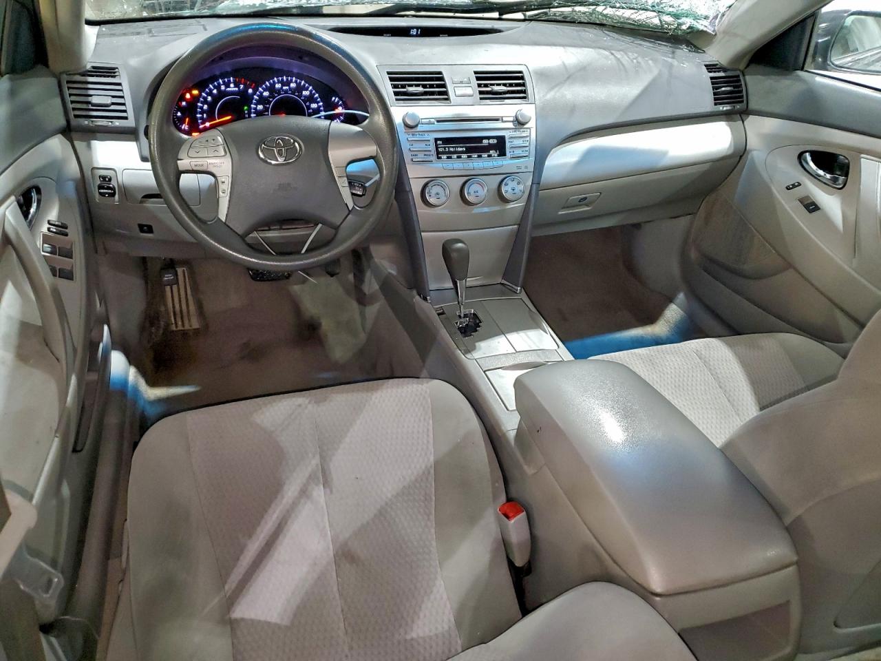 2010 TOYOTA CAMRY BASE photo 8