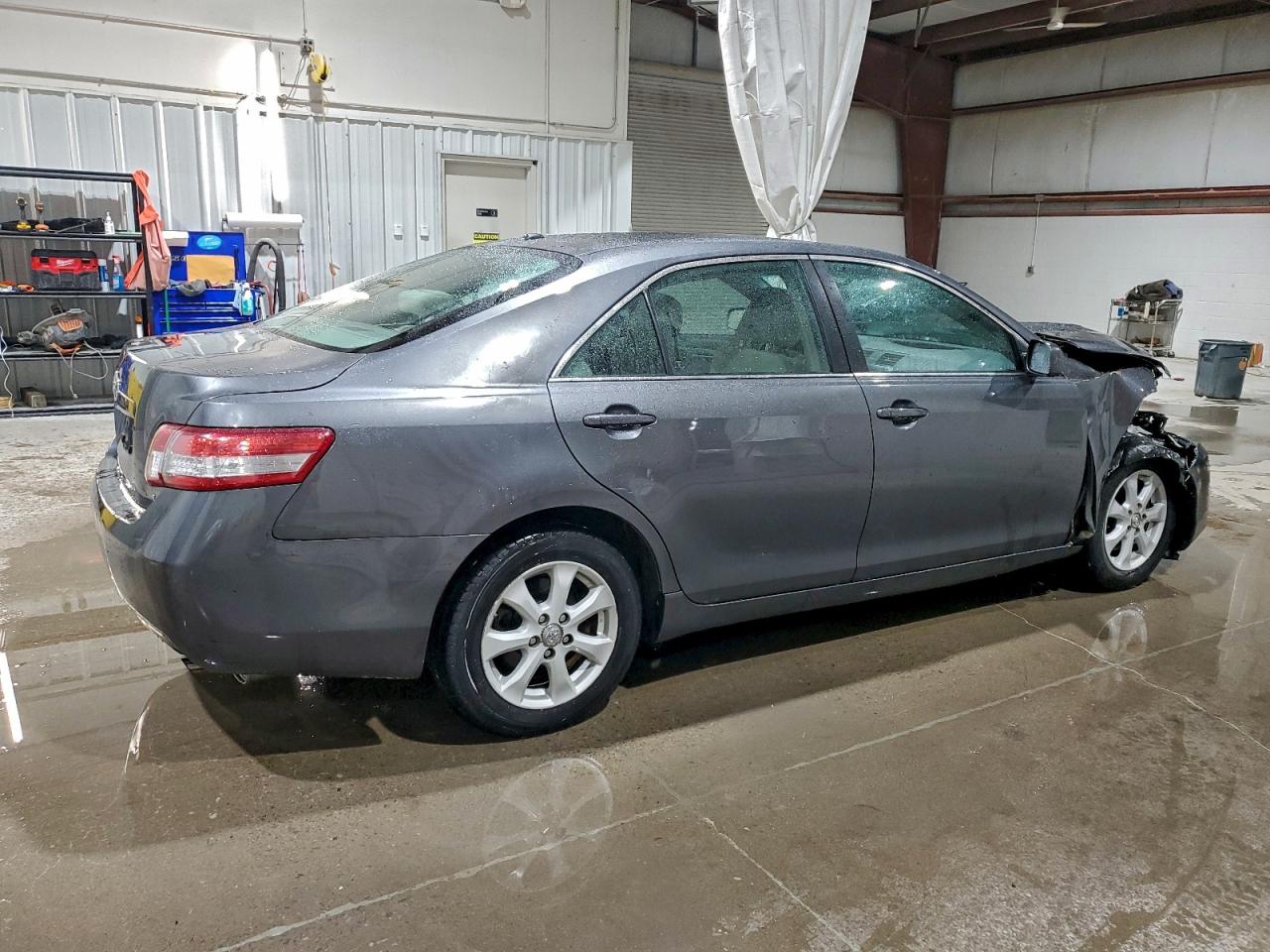 2010 TOYOTA CAMRY BASE photo 3
