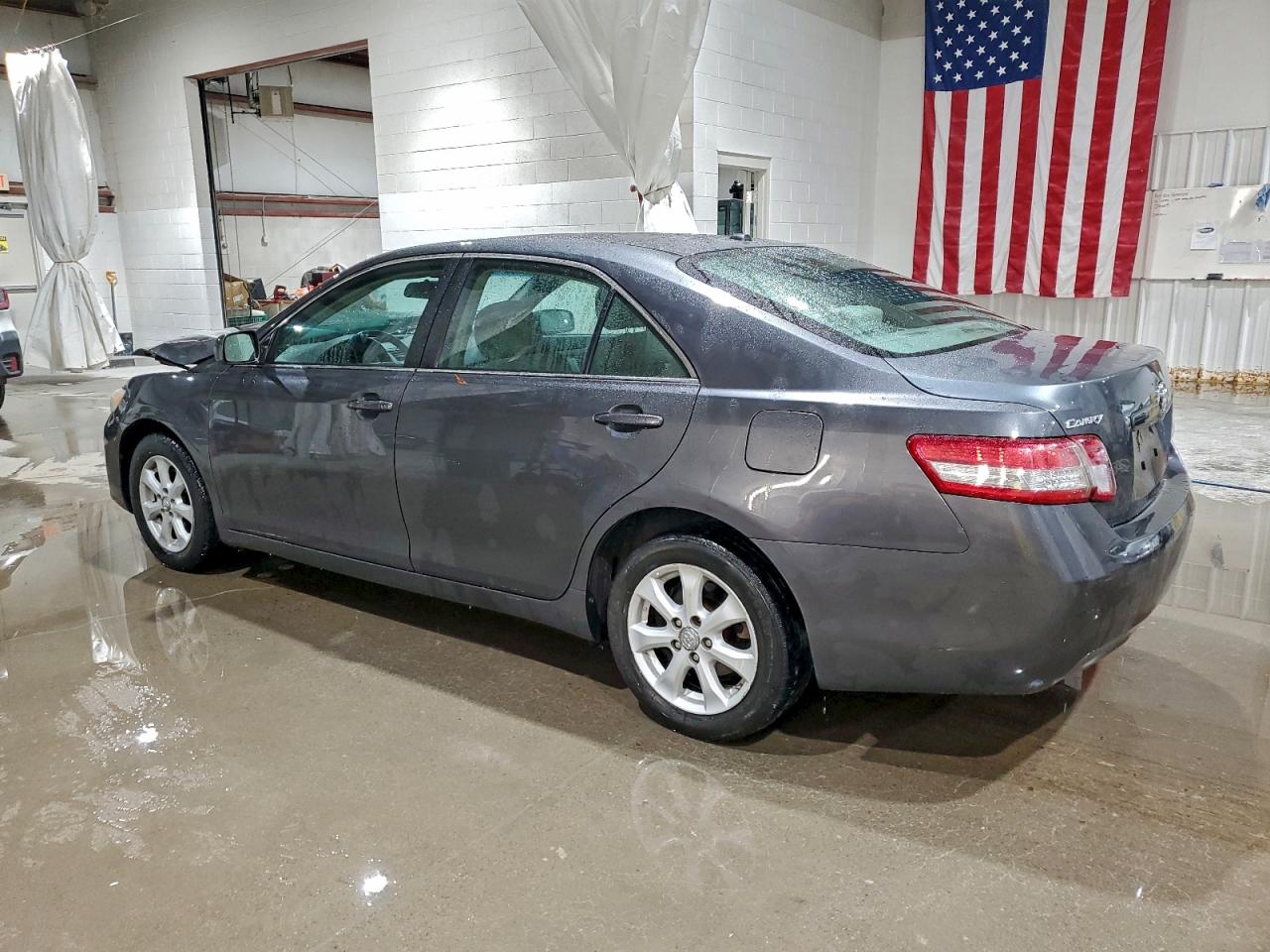 2010 TOYOTA CAMRY BASE photo 2