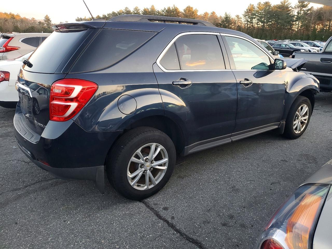 2016 CHEVROLET EQUINOX LT photo 3