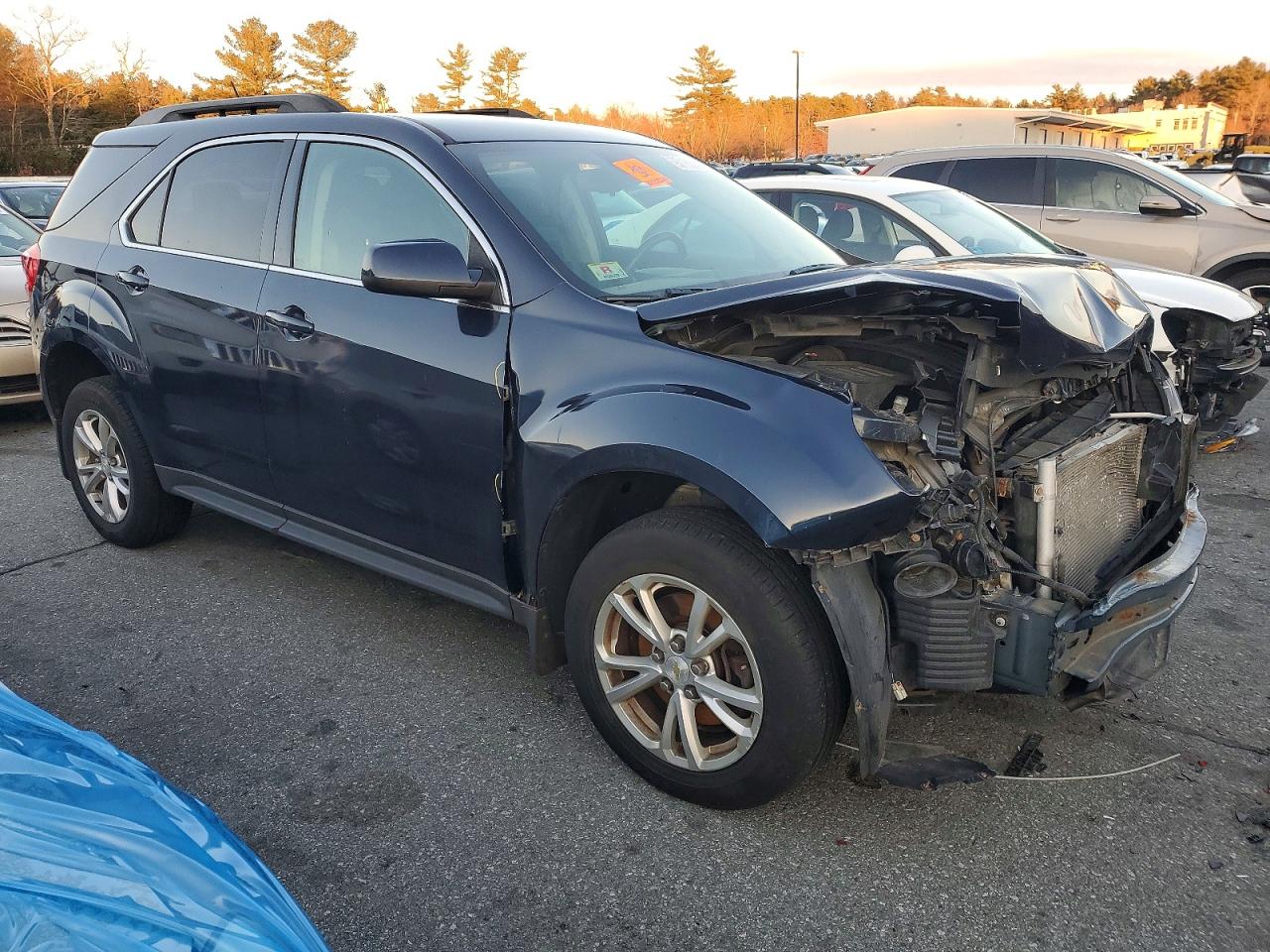 2016 CHEVROLET EQUINOX LT photo 4