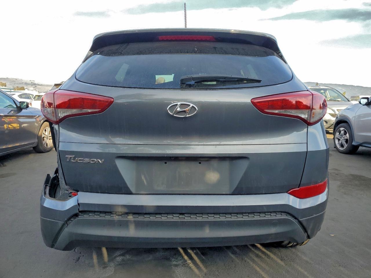 2016 HYUNDAI TUCSON SE photo 6