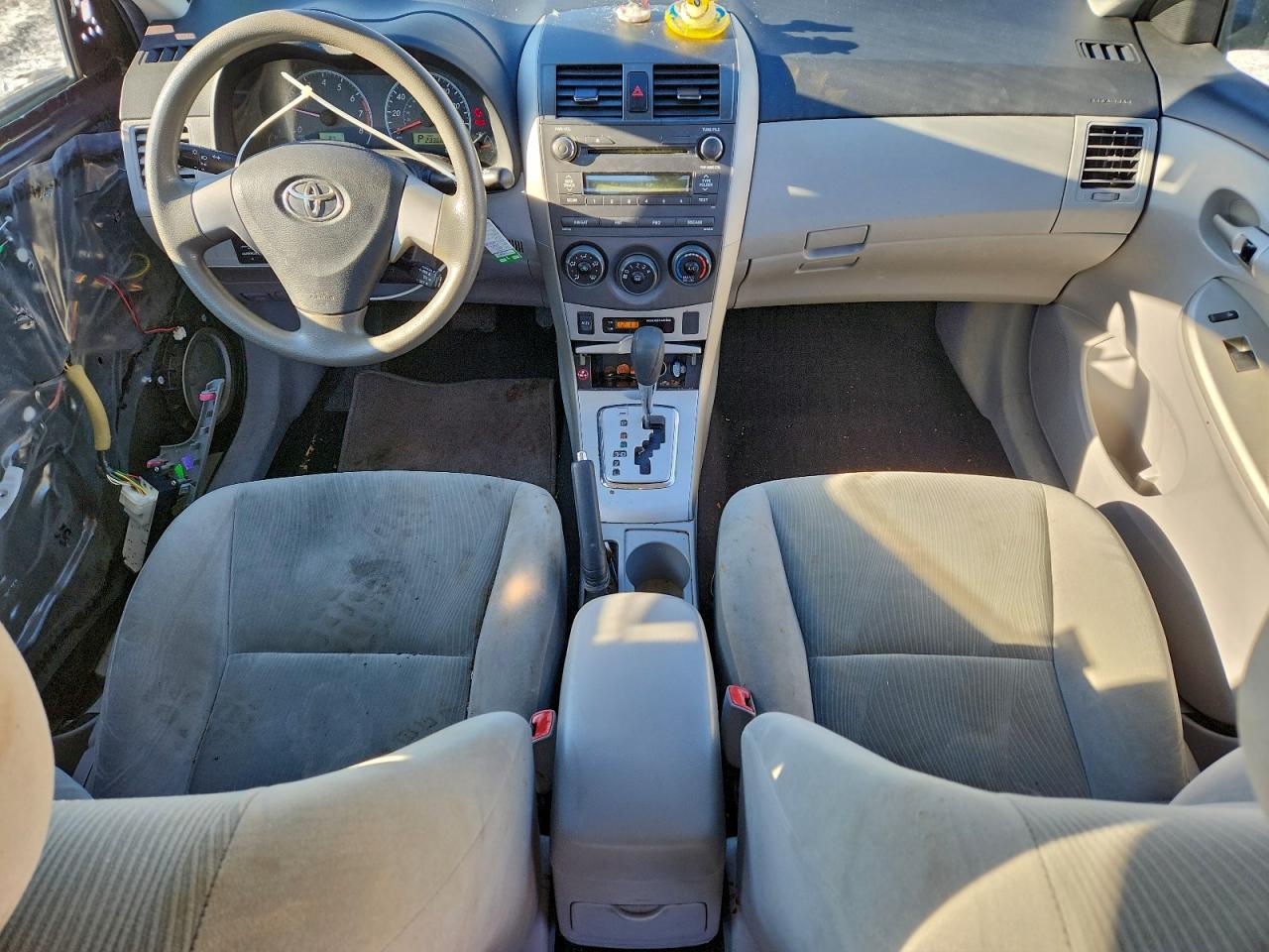 2011 TOYOTA COROLLA BASE photo 8