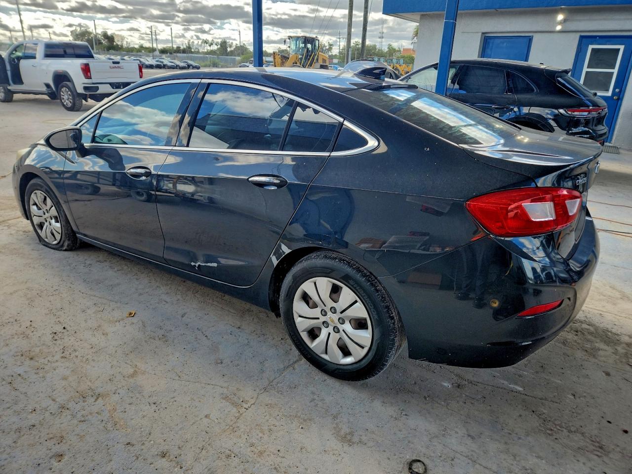2017 CHEVROLET CRUZE PREMIER photo 2