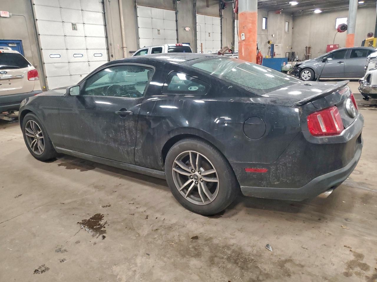 2012 FORD MUSTANG photo 2